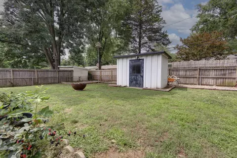 Exterior - 2003 E Rosebrier St, Springfield, MO 65804 photo 3 of 5
