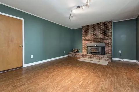 Living - 2003 E Rosebrier St, Springfield, MO 65804 photo 3 of 3