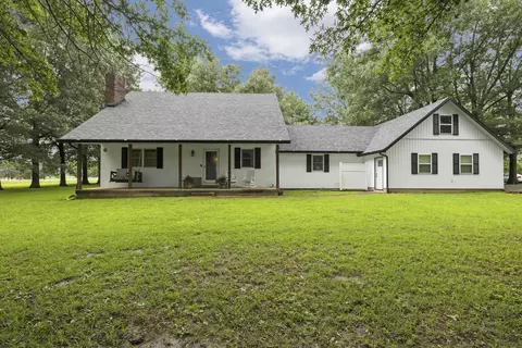 1238 E 425th Rd, Bolivar, MO 65613