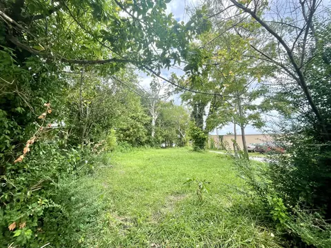 1874 N Campbell Ave, Springfield, MO 65803