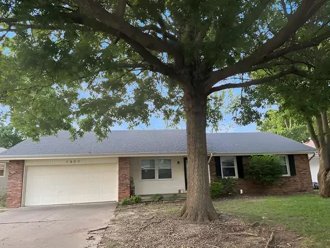 Exterior - 1807 W Swan St, Springfield, MO 65807 photo 4 of 4