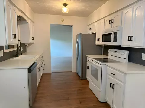 1807 W Swan St, Springfield, MO 65807 photo 4