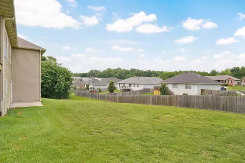 Exterior - 1083 E Daisy Falls Dr, Nixa, MO 65714 photo 6 of 8