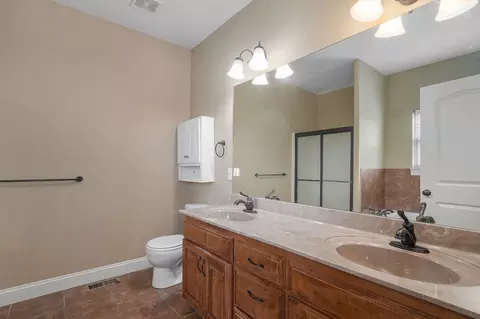 Bath - 1083 E Daisy Falls Dr, Nixa, MO 65714 photo 1 of 5