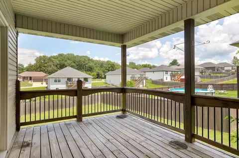 Exterior - 1083 E Daisy Falls Dr, Nixa, MO 65714 photo 4 of 8