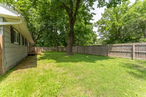Exterior - 715 E Springfield St, Aurora, MO 65605 photo 6 of 6