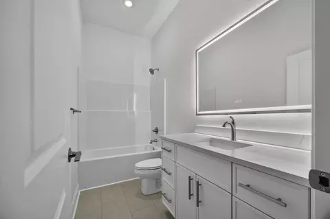 Bath - 845 S Black Sands Ave, Nixa, MO 65714 photo 8 of 8