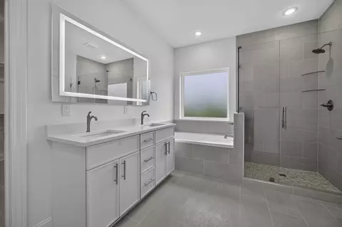 Bath - 845 S Black Sands Ave, Nixa, MO 65714 photo 6 of 8