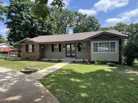 1907 Stein Ave, West Plains, MO 65775