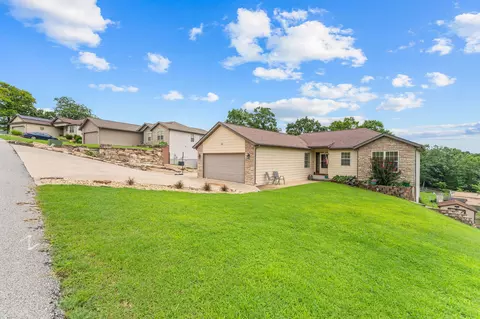 32 Homewood Ln, Kimberling City, MO 65686