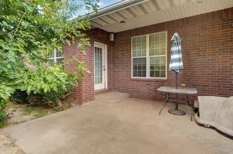 Exterior - 3862 W Vincent Dr, Springfield, MO 65810 photo 3 of 8
