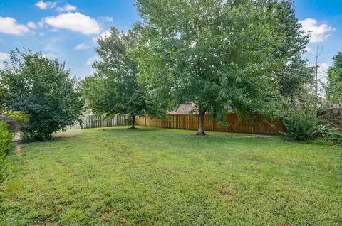 Exterior - 3862 W Vincent Dr, Springfield, MO 65810 photo 4 of 8
