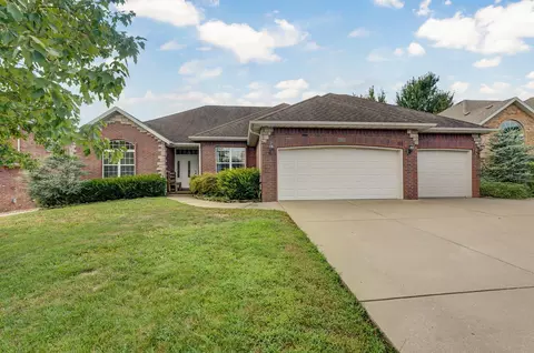 Exterior - 3862 W Vincent Dr, Springfield, MO 65810 photo 2 of 8