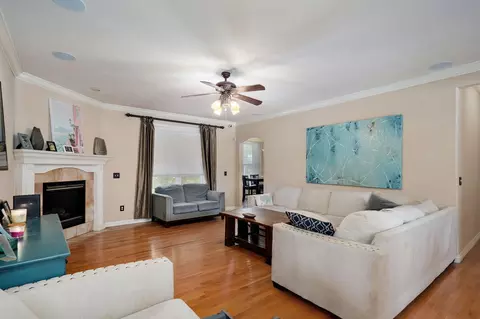 Living - 3862 W Vincent Dr, Springfield, MO 65810 photo 3 of 3