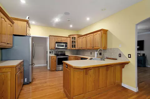 Kitchen - 3862 W Vincent Dr, Springfield, MO 65810 photo 5 of 5