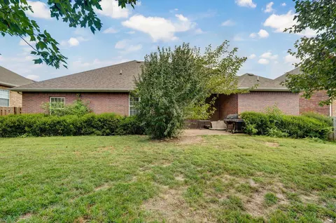 Exterior - 3862 W Vincent Dr, Springfield, MO 65810 photo 6 of 8