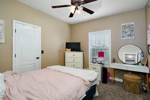 Bedroom - 3862 W Vincent Dr, Springfield, MO 65810 photo 6 of 6