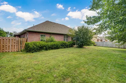 Exterior - 3862 W Vincent Dr, Springfield, MO 65810 photo 5 of 8