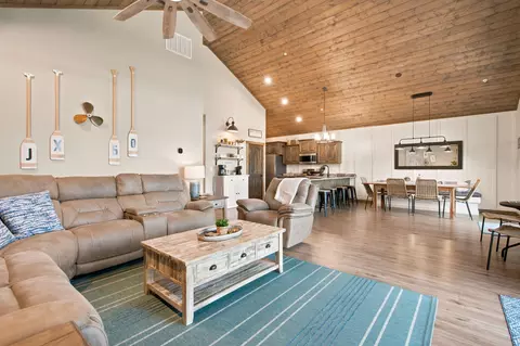Living - 50 Jax Trl, Branson, MO 65616 photo 4 of 4