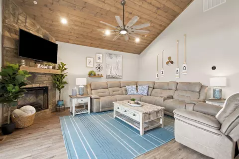 Living - 50 Jax Trl, Branson, MO 65616 photo 2 of 4