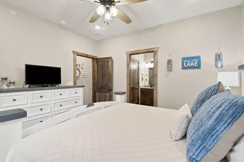 Bedroom - 50 Jax Trl, Branson, MO 65616 photo 2 of 9