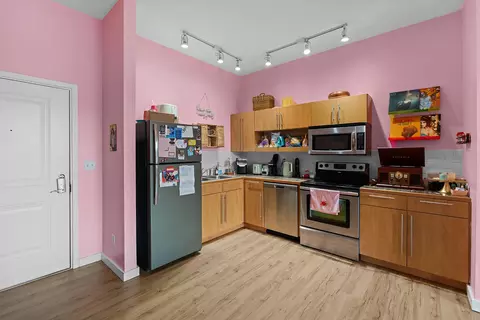 Kitchen - 623 W Walnut St UNIT 203, Springfield, MO 65806 photo 2 of 3