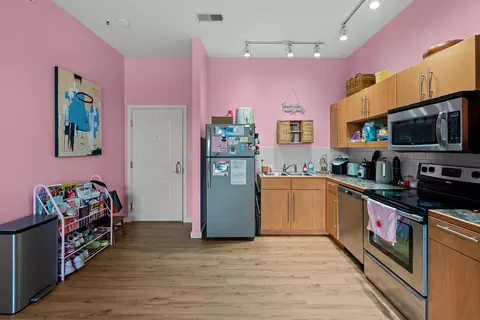 Kitchen - 623 W Walnut St UNIT 203, Springfield, MO 65806 photo 1 of 3