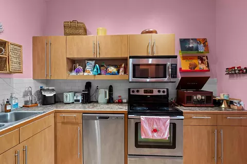Kitchen - 623 W Walnut St UNIT 203, Springfield, MO 65806 photo 3 of 3