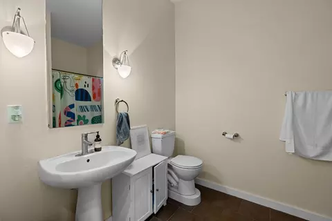 Bath - 623 W Walnut St UNIT 203, Springfield, MO 65806 photo 1 of 3