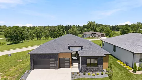 4115 E Vintage Point Dr, Springfield, MO 65809
