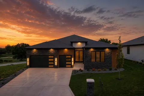 4115 E Vintage Point Dr, Springfield, MO 65809