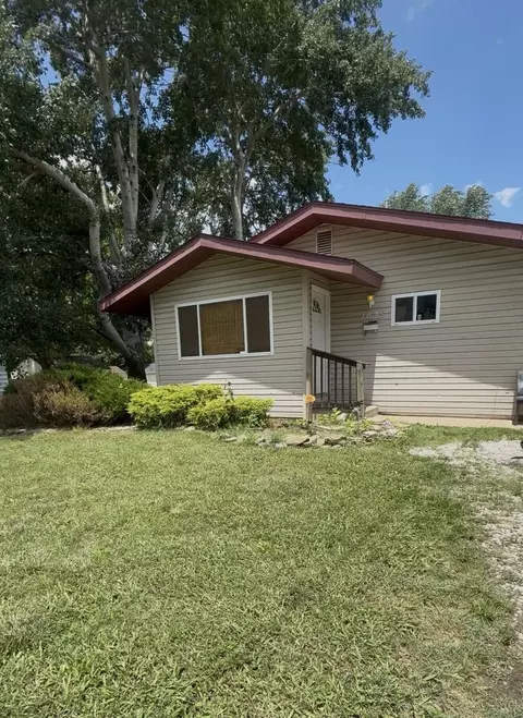 1625 W High St, Springfield, MO 65803