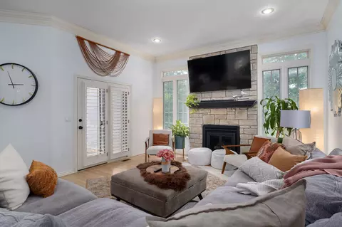 Living - 4362 E Lori Lei Ct, Springfield, MO 65809 photo 5 of 10