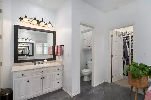 Bath - 4362 E Lori Lei Ct, Springfield, MO 65809 photo 4 of 11