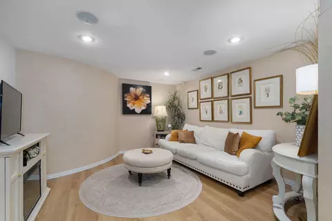 Living - 4362 E Lori Lei Ct, Springfield, MO 65809 photo 10 of 10