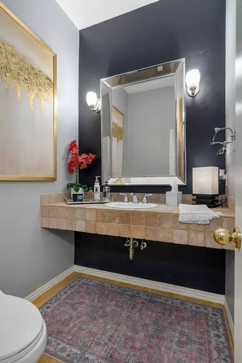 Bath - 4362 E Lori Lei Ct, Springfield, MO 65809 photo 2 of 11