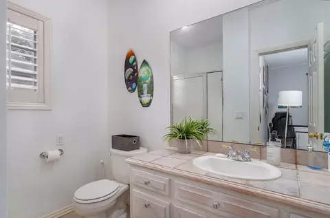 Bath - 4362 E Lori Lei Ct, Springfield, MO 65809 photo 7 of 11