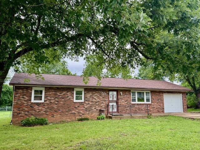 1435 W 3rd St, West Plains, MO 65775