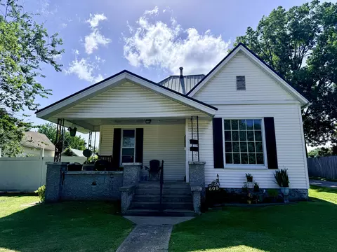 608 N Central Ave, Monett, MO 65708