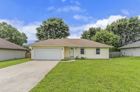 509 S Whippoorwill Dr, Strafford, MO 65757