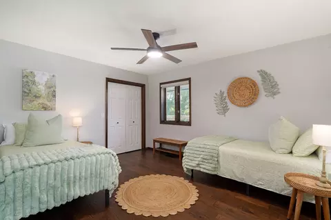 Bedroom - 23455 Green Shores Dr, Shell Knob, MO 65747 photo 5 of 8