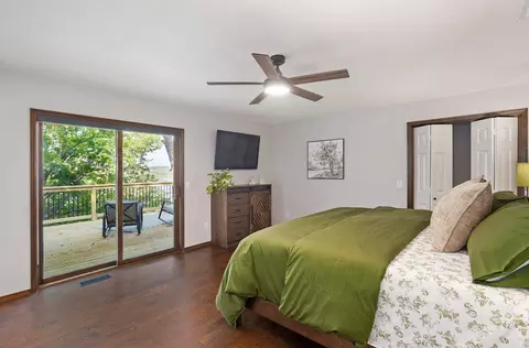 Bedroom - 23455 Green Shores Dr, Shell Knob, MO 65747 photo 3 of 8