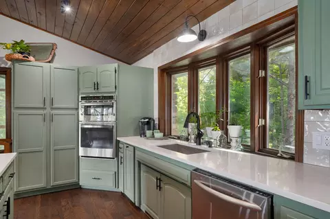 Kitchen - 23455 Green Shores Dr, Shell Knob, MO 65747 photo 2 of 6