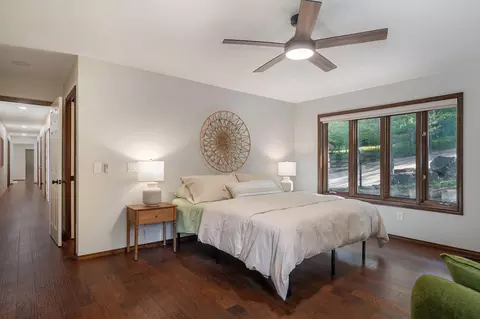 Bedroom - 23455 Green Shores Dr, Shell Knob, MO 65747 photo 7 of 8
