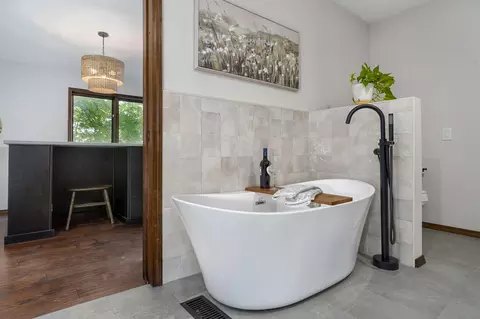 Bath - 23455 Green Shores Dr, Shell Knob, MO 65747 photo 3 of 11