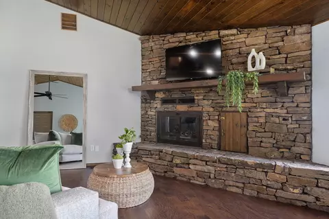 Living - 23455 Green Shores Dr, Shell Knob, MO 65747 photo 2 of 10