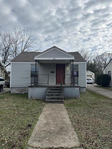 910 S Newton Ave, Springfield, MO 65806