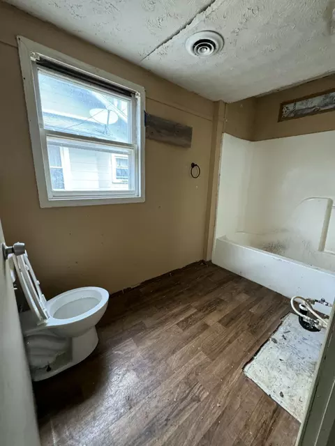 910 S Newton Ave, Springfield, MO 65806 photo 5