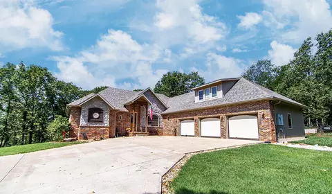 320 Ridgecrest Dr, Fair Grove, MO 65648