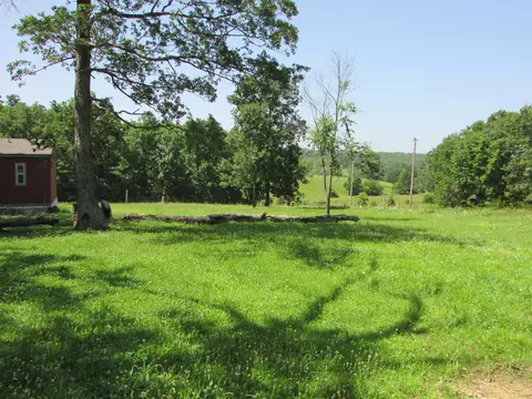Exterior - 1315 Summit Rd, Grovespring, MO 65662 photo 9 of 11